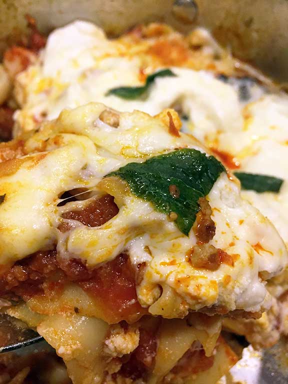 Easy One Pan Lasagna Recipe – Her Life Inspired